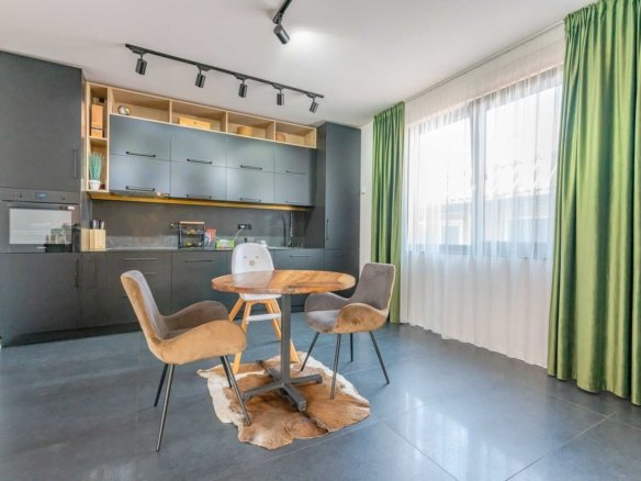 Casă 236 mp Sânpetru, zona Triaj | Teren 915 mp | Pompă Căldură + Panouri