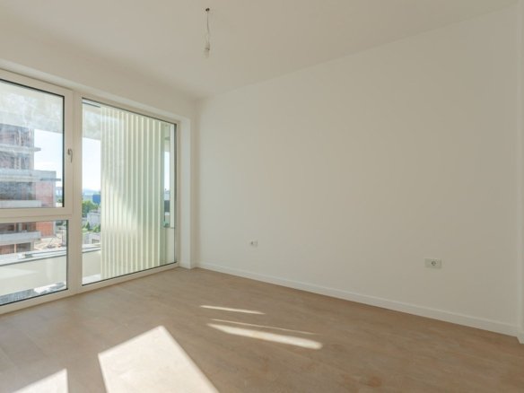 Apartament Decomandat | 53 mp utili + 10 mp balcon | Sala Polivalentă