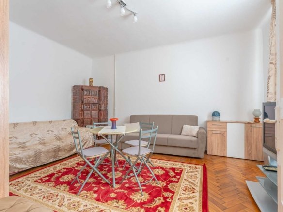 Garsonieră de Închiriat Brașov | 30 mp | Str. Petru Rareș | Parter