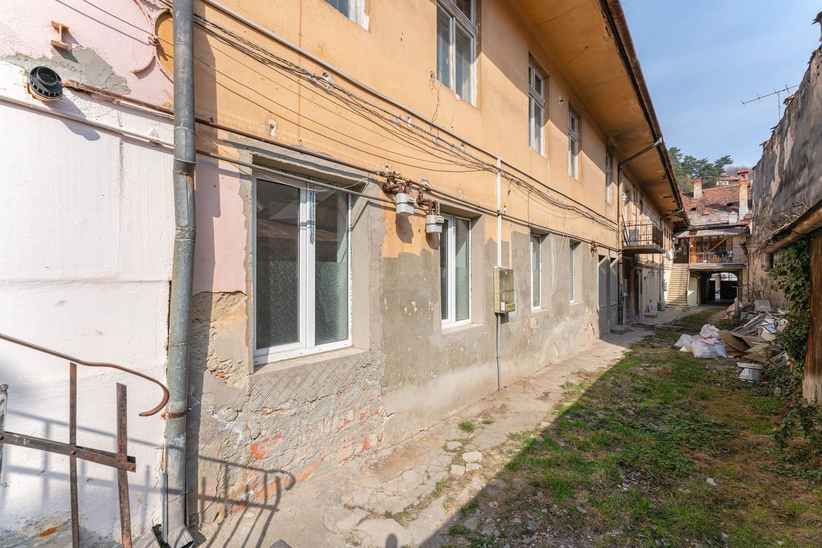 Clădire de vânzare în Brașovul Vechi | 16 camere | Potențial de dezvoltare