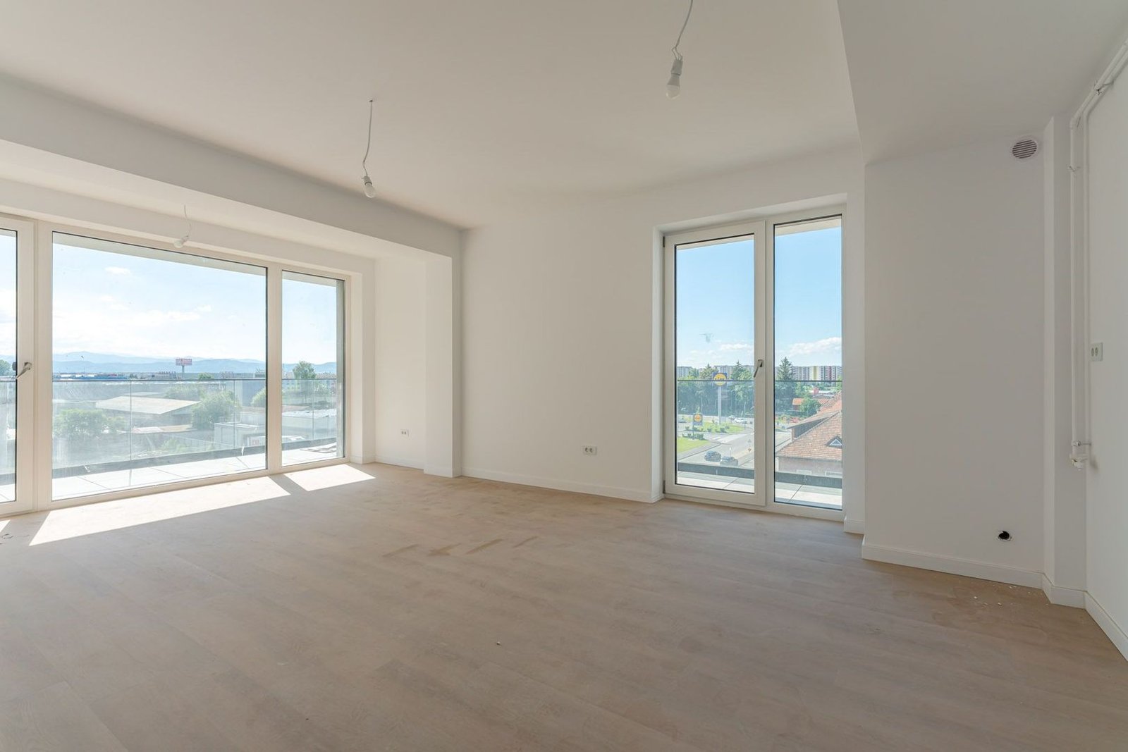 Apartament 2.5 Camere Sala Polivalentă | 59 mp Util + 18 mp Balcon