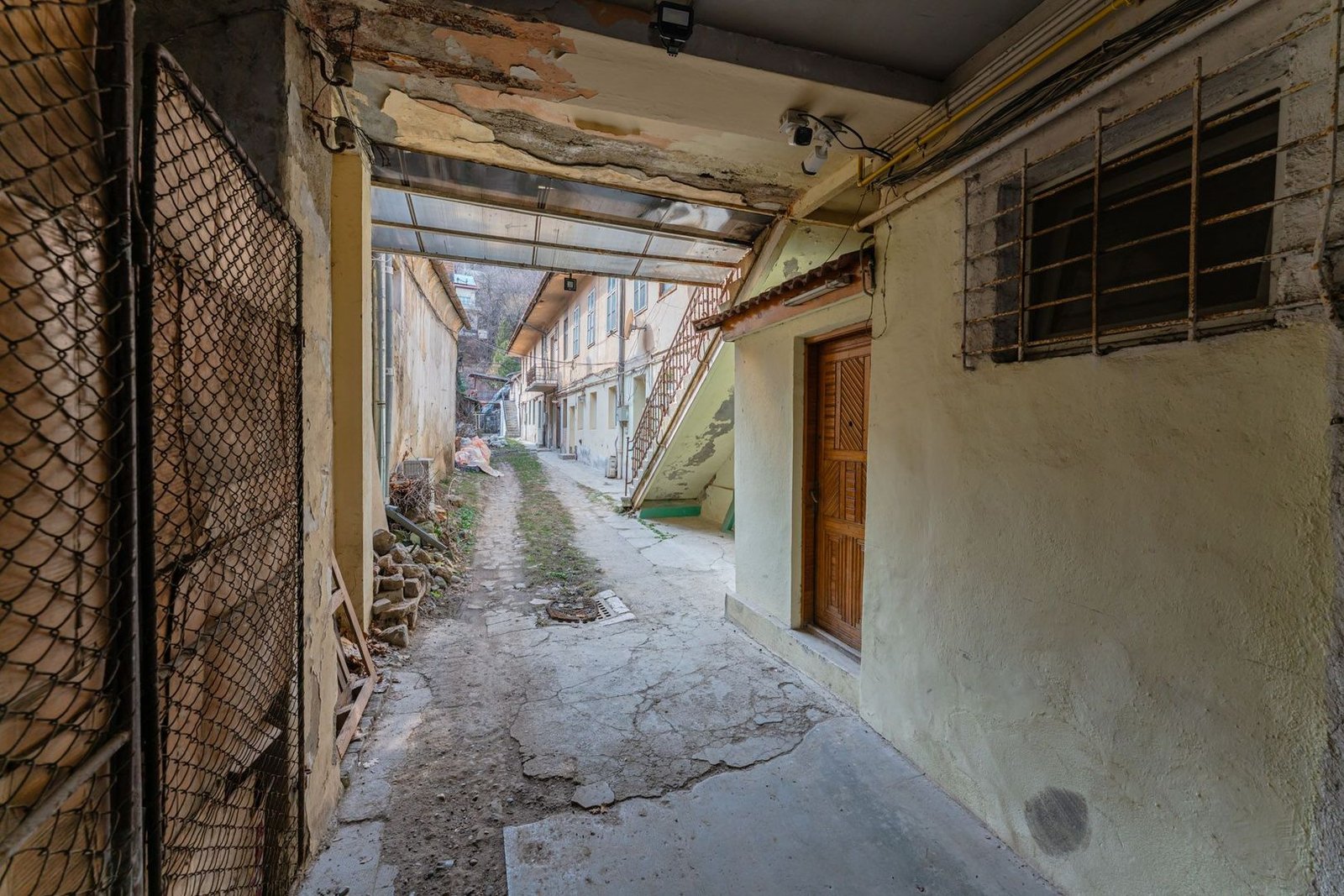Clădire de vânzare în Brașovul Vechi | 16 camere | Potențial de dezvoltare