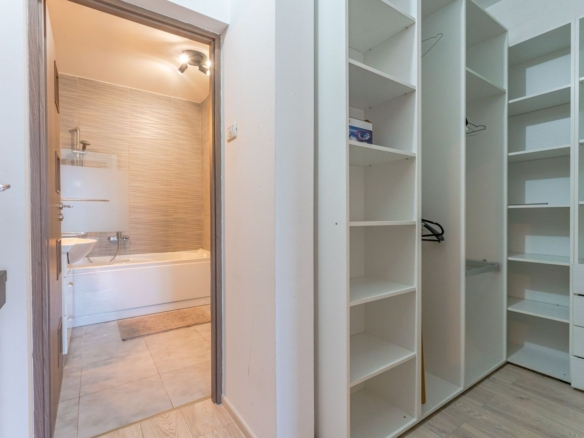 Apartament 114 mp Zona AFI | 2 Băi | Mobilat | Parcare interioară