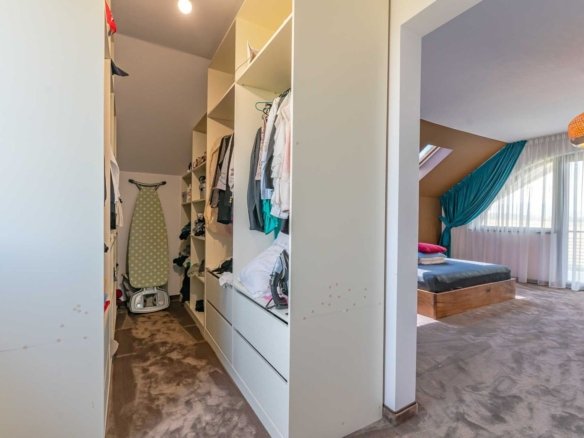 Casă 236 mp Sânpetru, zona Triaj | Teren 915 mp | Pompă Căldură + Panouri