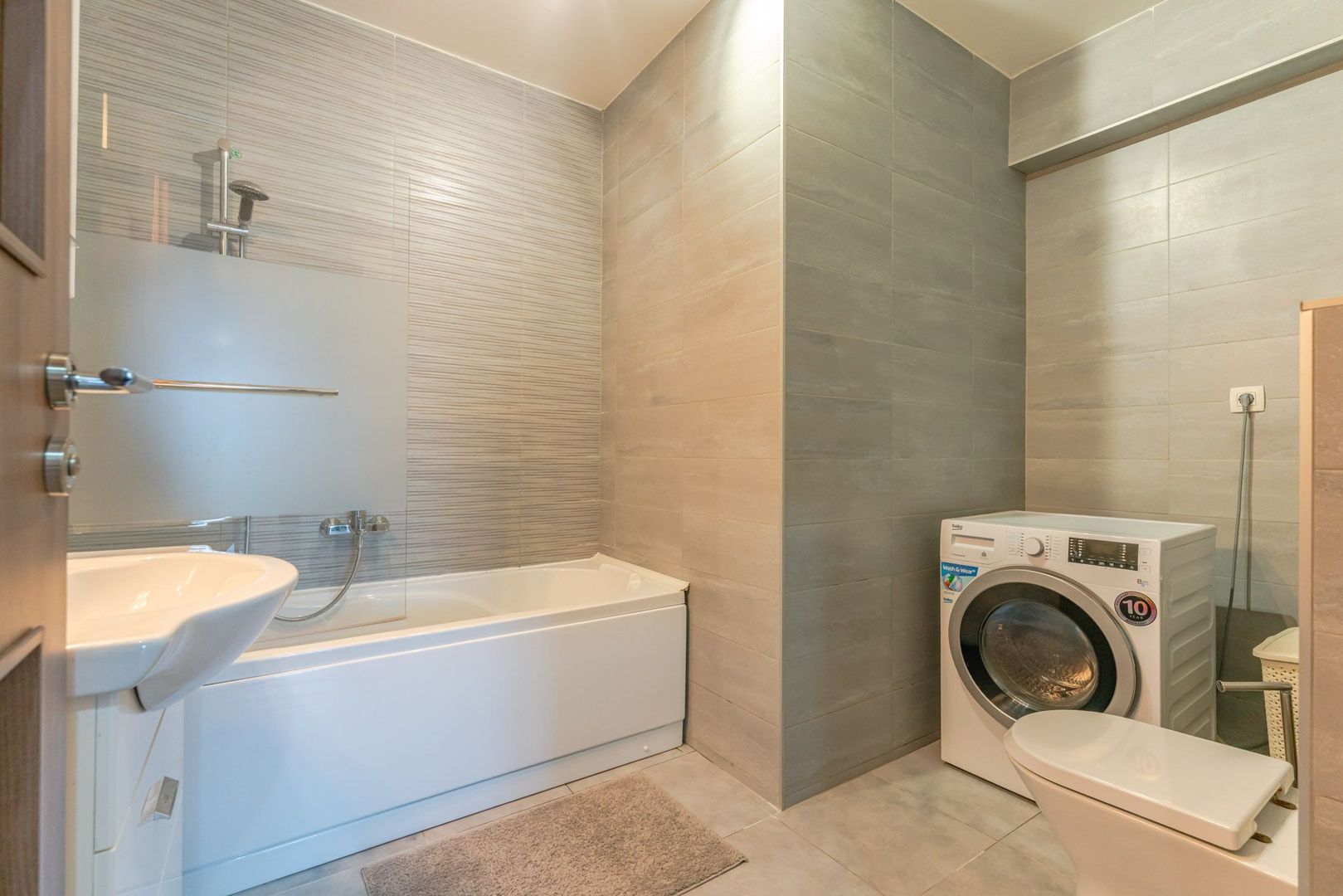 Apartament 114 mp Zona AFI | 2 Băi | Mobilat | Parcare interioară