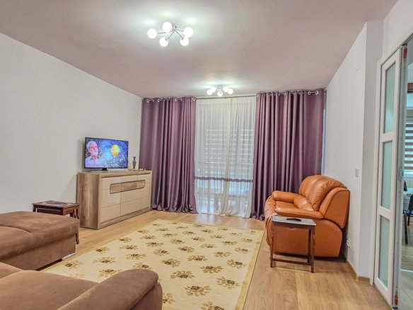 Apartament Spațios de 2 Camere | Zona Răcădău | 2 Băi | Loc de Parcare