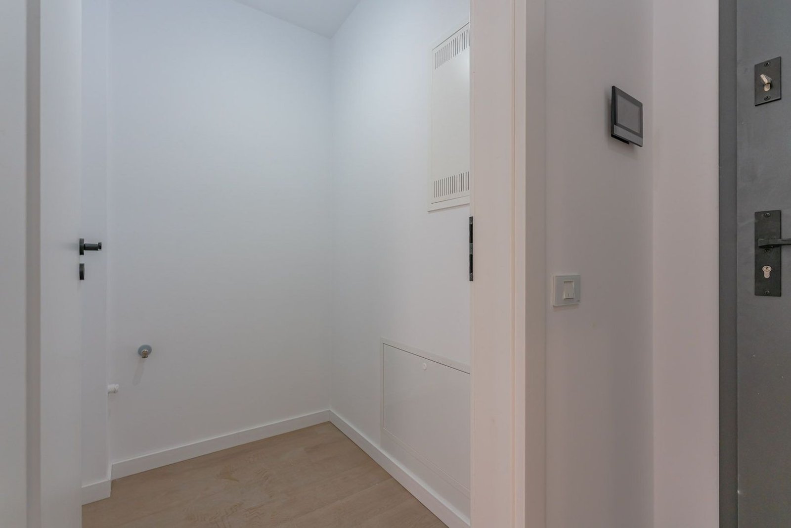 Apartament Decomandat | 53 mp utili + 10 mp balcon | Sala Polivalentă