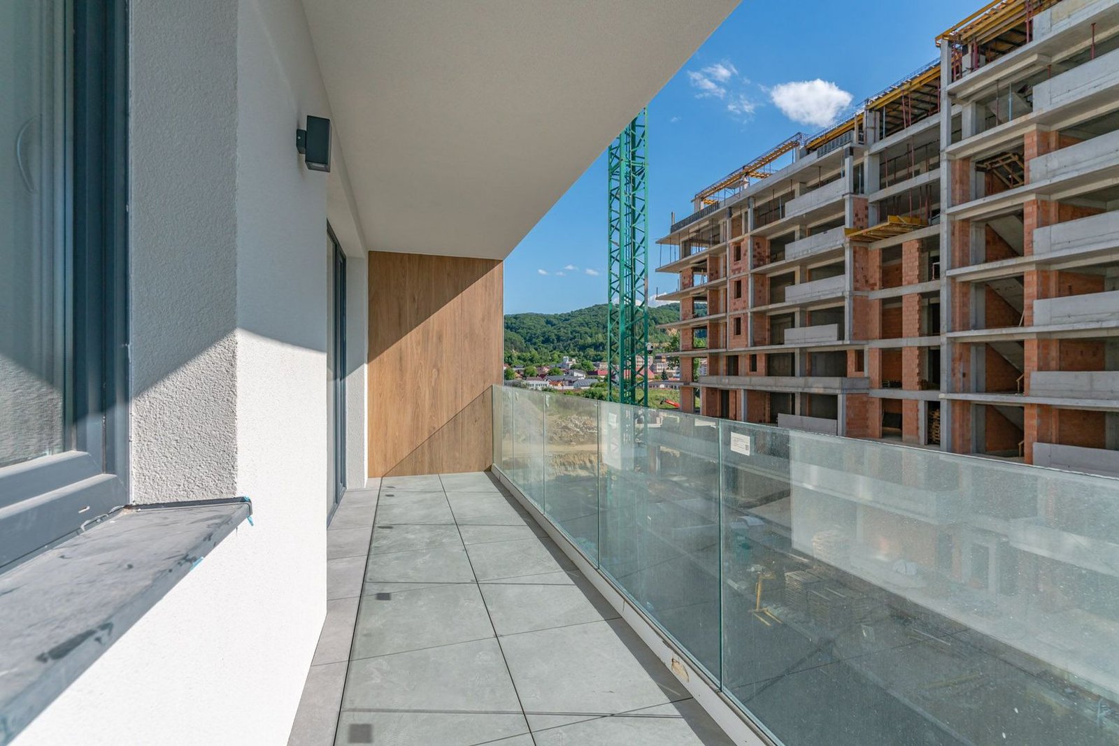 Apartament Decomandat | 53 mp utili + 10 mp balcon | Sala Polivalentă