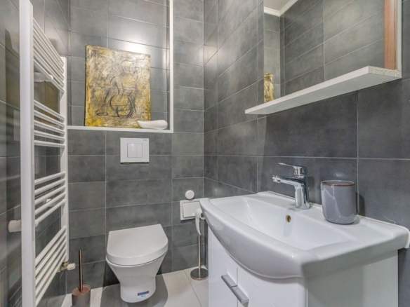 Apartament 114 mp Zona AFI | 2 Băi | Mobilat | Parcare interioară