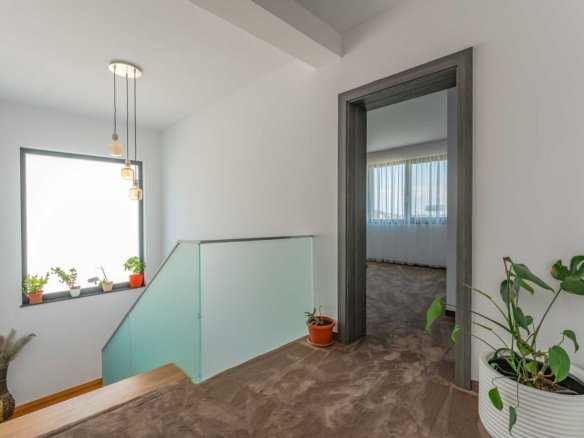 Casă 236 mp Sânpetru, zona Triaj | Teren 915 mp | Pompă Căldură + Panouri