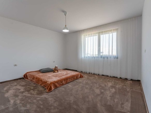 Casă 236 mp Sânpetru, zona Triaj | Teren 915 mp | Pompă Căldură + Panouri