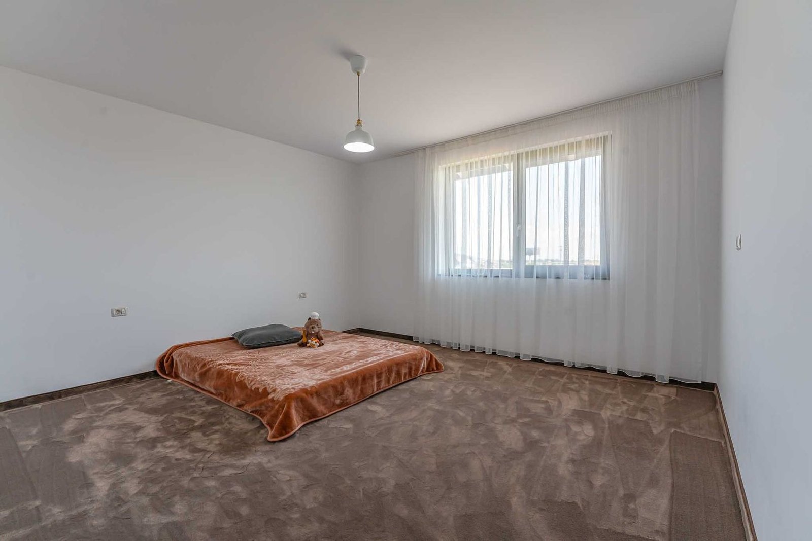 Casă 236 mp Sânpetru, zona Triaj | Teren 915 mp | Pompă Căldură + Panouri