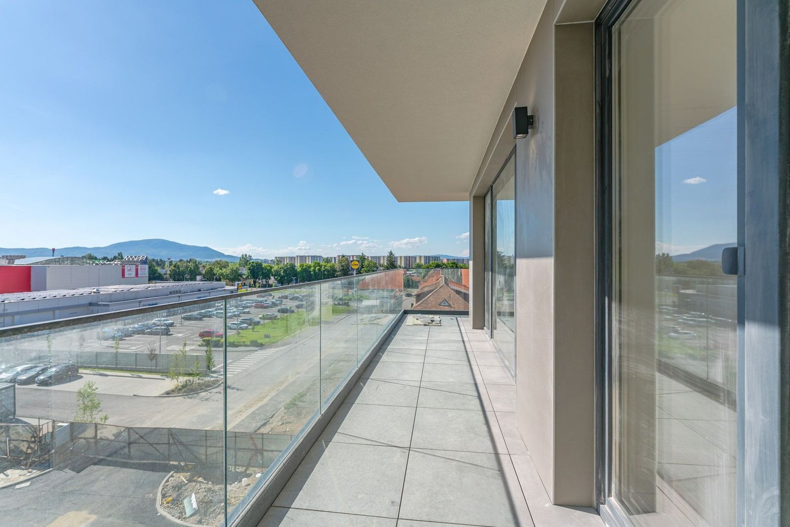 Apartament 2.5 Camere Sala Polivalentă | 59 mp Util + 18 mp Balcon