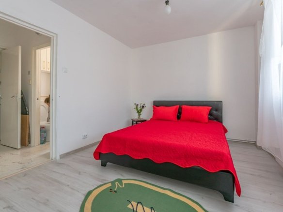 Chirie 2 Camere Vlahuță | 49 mp + Balcon | Însorit | Loc de Parcare