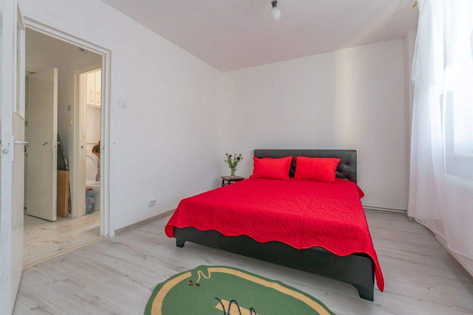 Chirie 2 Camere Vlahuță | 49 mp + Balcon | Însorit | Loc de Parcare