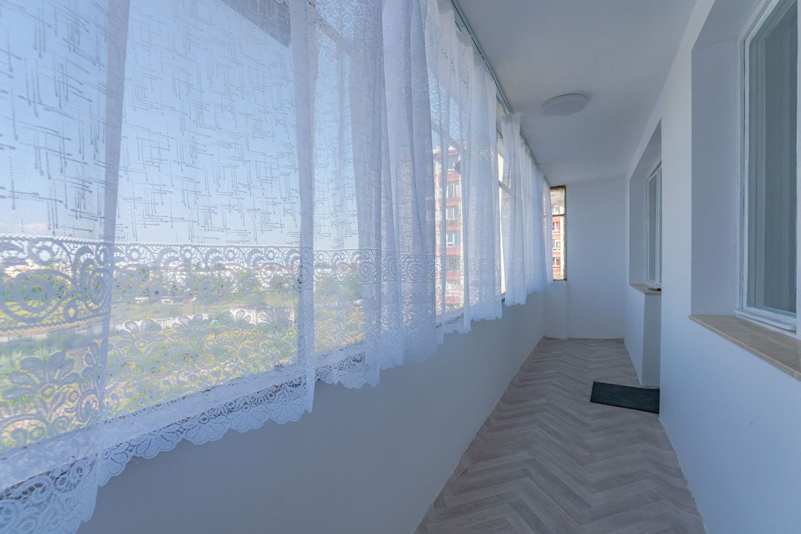 Chirie 2 Camere Vlahuță | 49 mp + Balcon | Însorit | Loc de Parcare