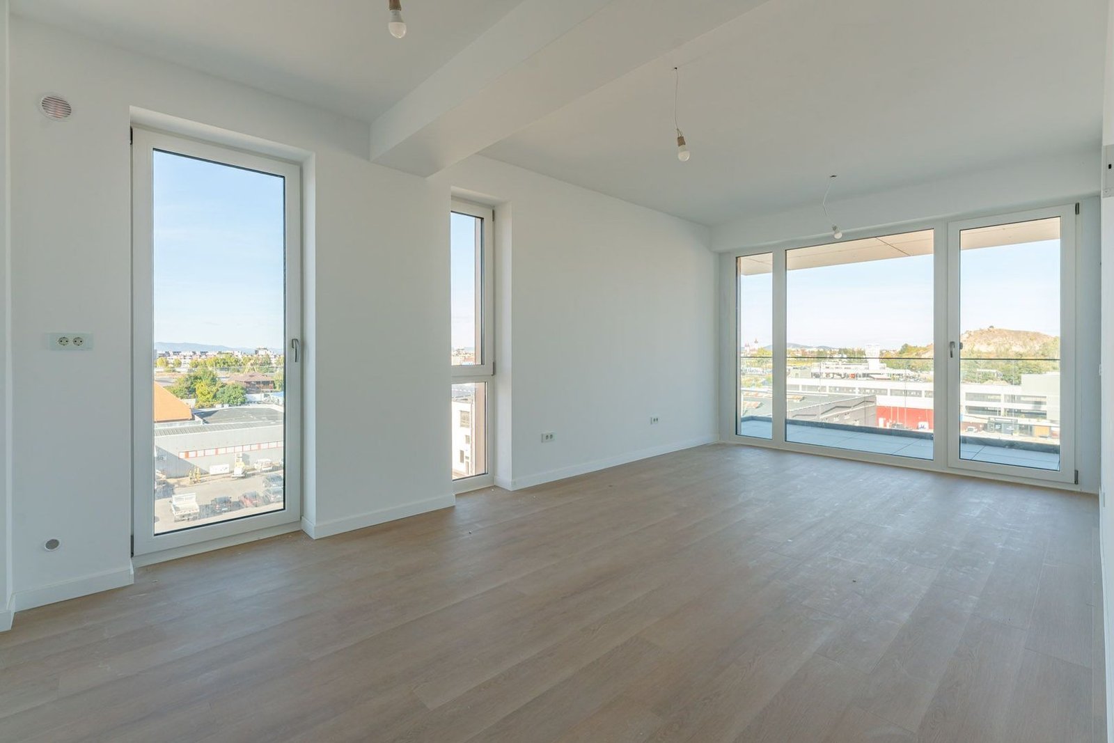 Studio Bartolomeu | 43 mp + Balcon 10 mp | Etaj 5/8 | Sală Polivalentă