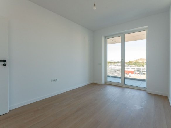 Studio Bartolomeu | 43 mp + Balcon 10 mp | Etaj 5/8 | Sală Polivalentă