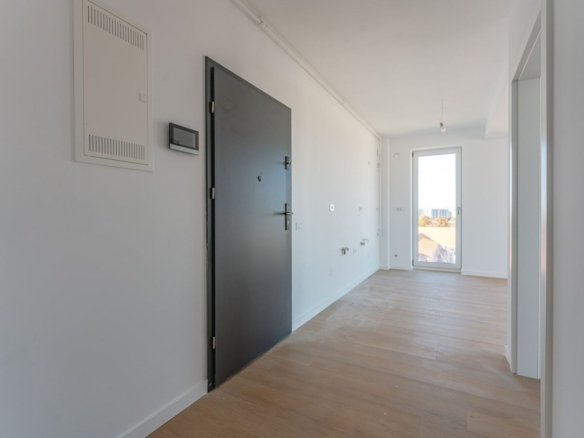Studio Bartolomeu | 43 mp + Balcon 10 mp | Etaj 5/8 | Sală Polivalentă