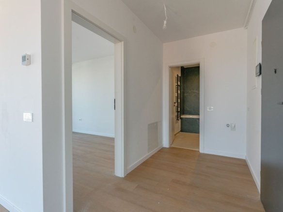 Studio Bartolomeu | 43 mp + Balcon 10 mp | Etaj 5/8 | Sală Polivalentă