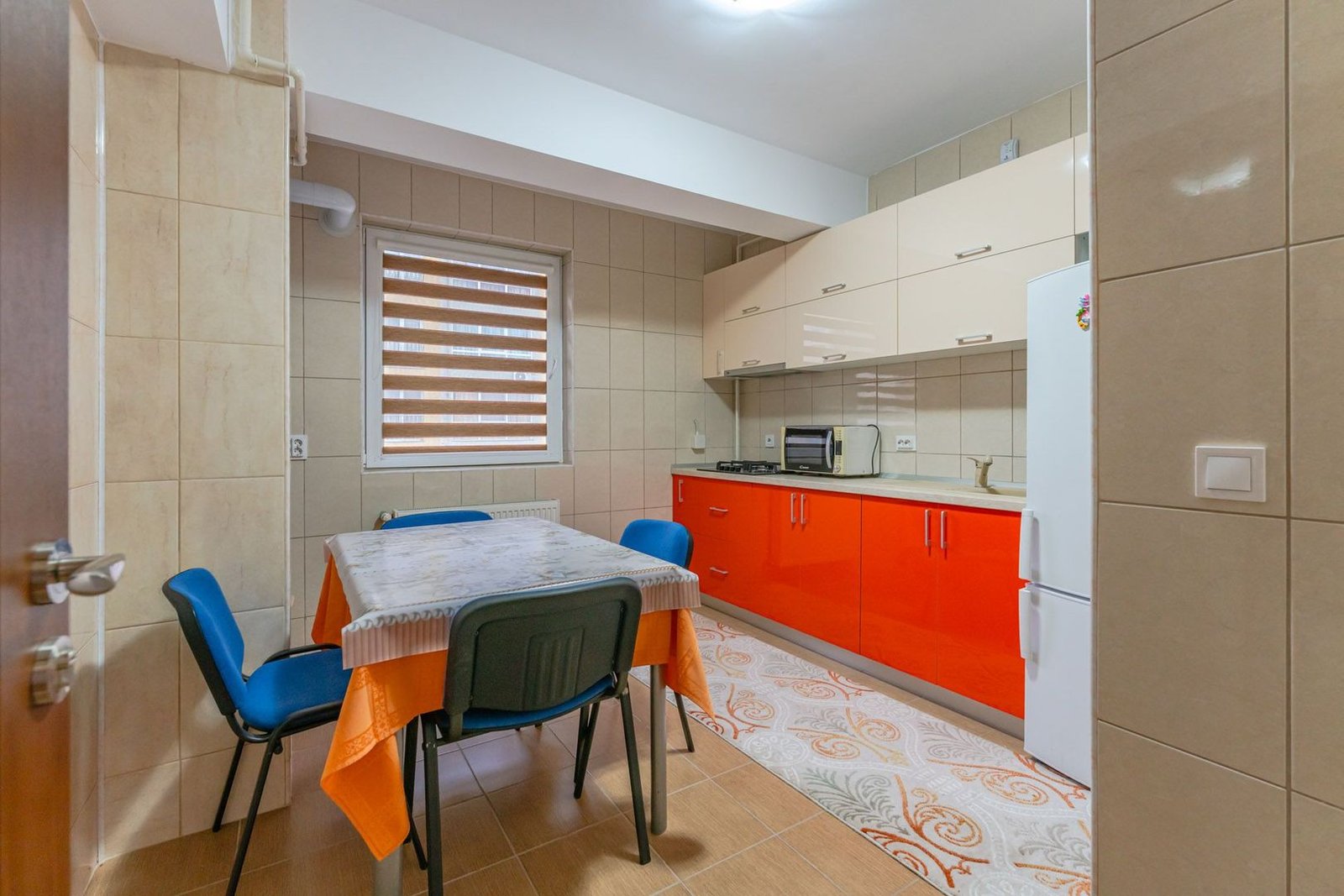 Apartament 2 Camere Răcădău | 75 mp | 2 Băi | Beci Subsol | Etaj 2/4