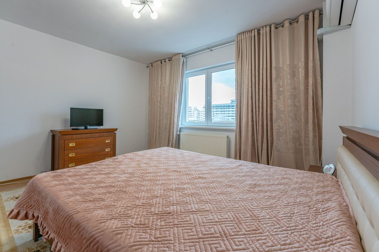 Apartament 2 Camere Răcădău | 75 mp | 2 Băi | Beci Subsol | Etaj 2/4