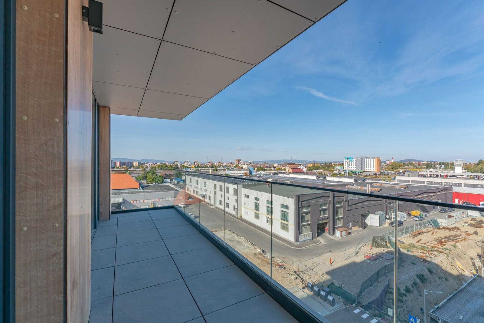 Studio Bartolomeu | 43 mp + Balcon 10 mp | Etaj 5/8 | Sală Polivalentă