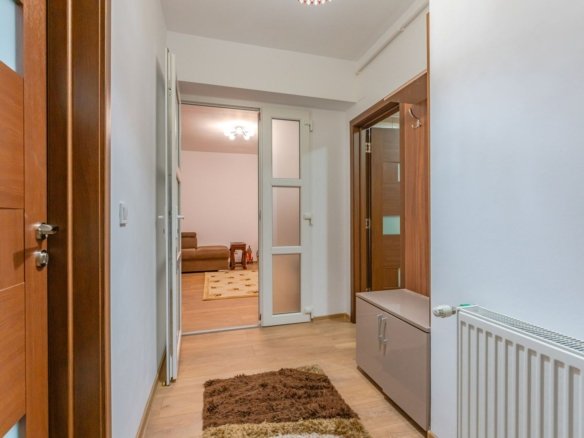 Apartament 2 Camere Răcădău | 75 mp | 2 Băi | Beci Subsol | Etaj 2/4