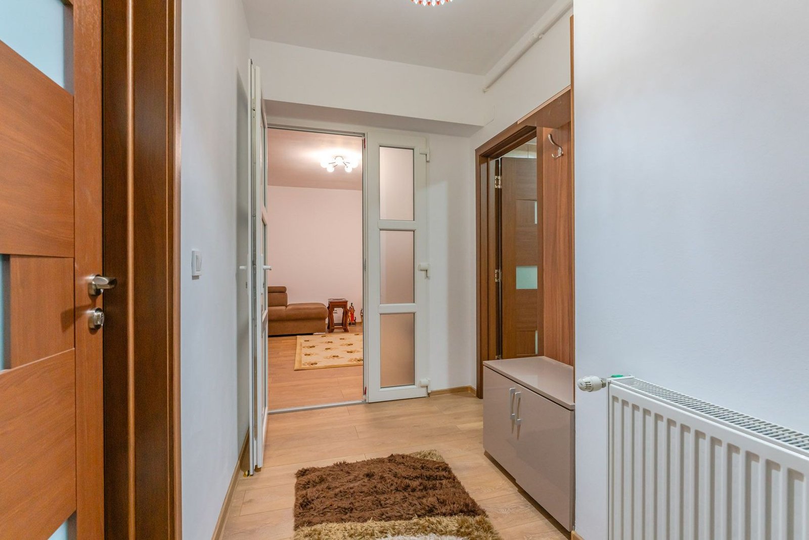 Apartament 2 Camere Răcădău | 75 mp | 2 Băi | Beci Subsol | Etaj 2/4