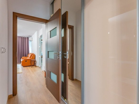 Apartament 2 Camere Răcădău | 75 mp | 2 Băi | Beci Subsol | Etaj 2/4