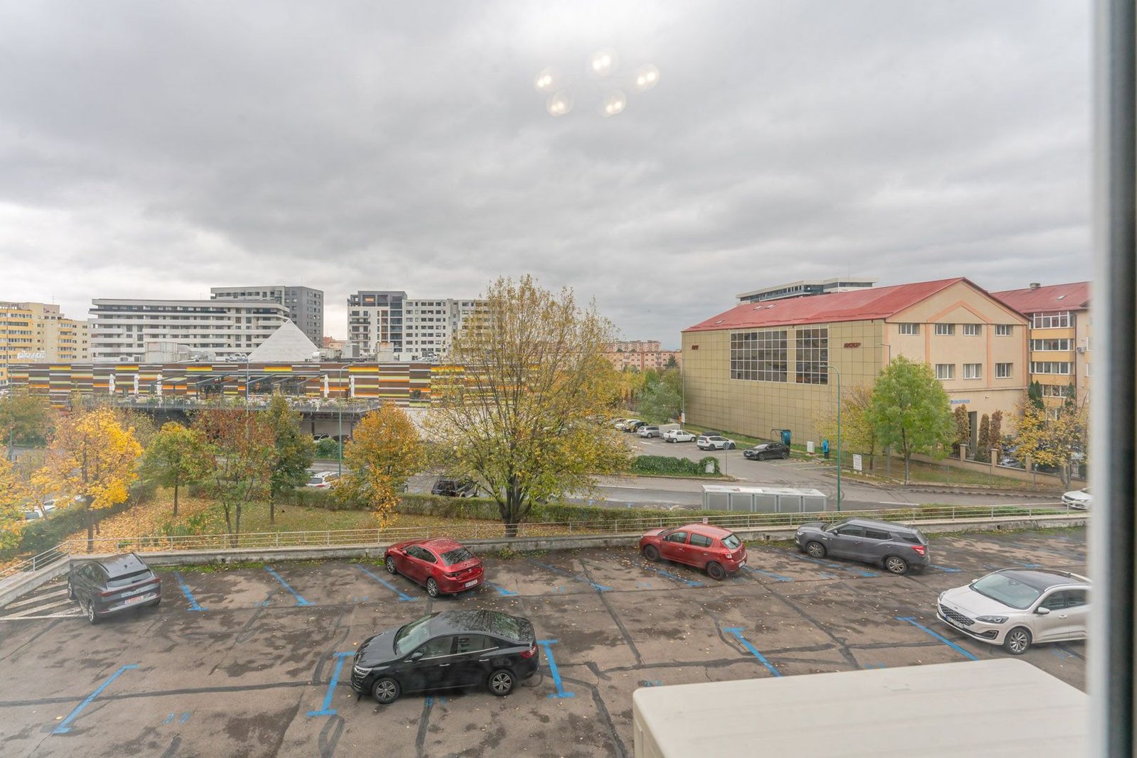 Apartament 2 Camere Răcădău | 75 mp | 2 Băi | Beci Subsol | Etaj 2/4