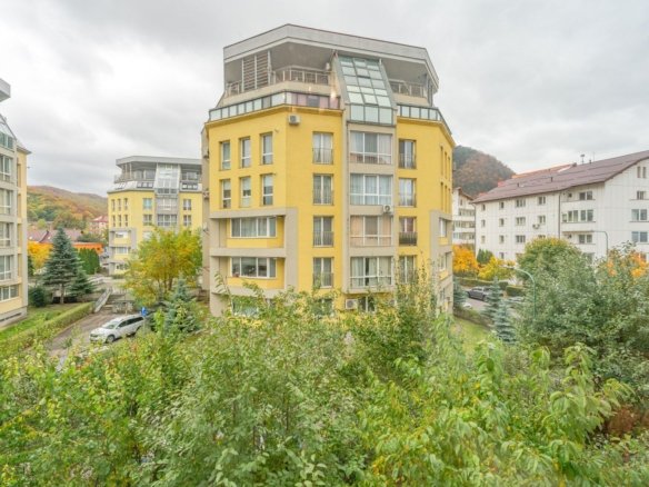 Apartament 2 Camere Răcădău | 75 mp | 2 Băi | Beci Subsol | Etaj 2/4