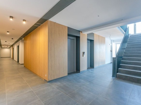 Studio Bartolomeu | 43 mp + Balcon 10 mp | Etaj 5/8 | Sală Polivalentă