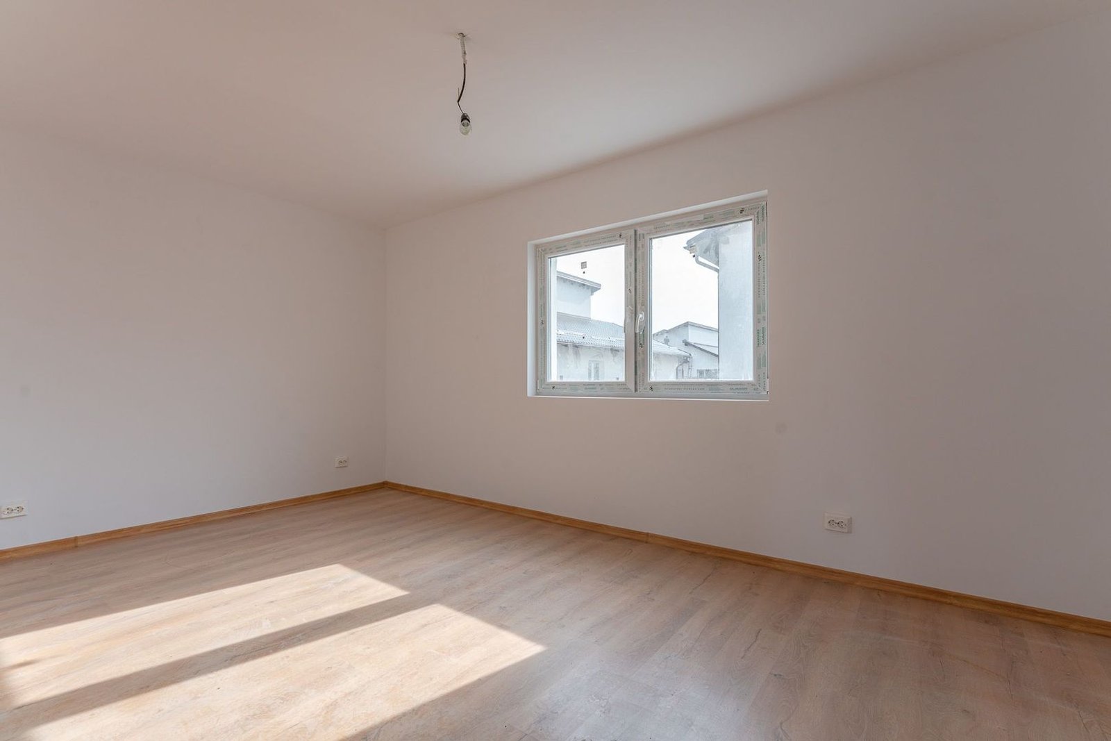 Casă Individuală Sânpetru | Teren 400 mp | Încălzire Pardoseală